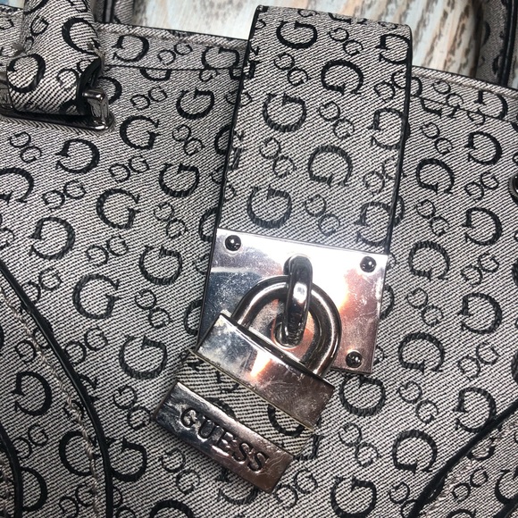 🍁Guess bag - Picture 3 of 7